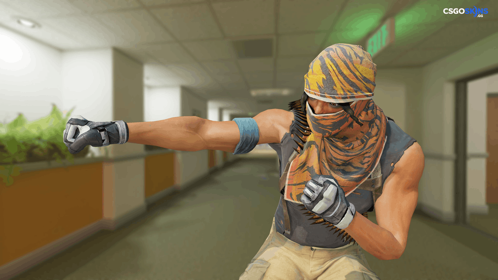 ★ Moto Gloves | Smoke Out Artwork